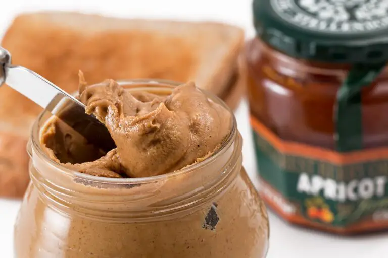 can cats eat peanut butter?